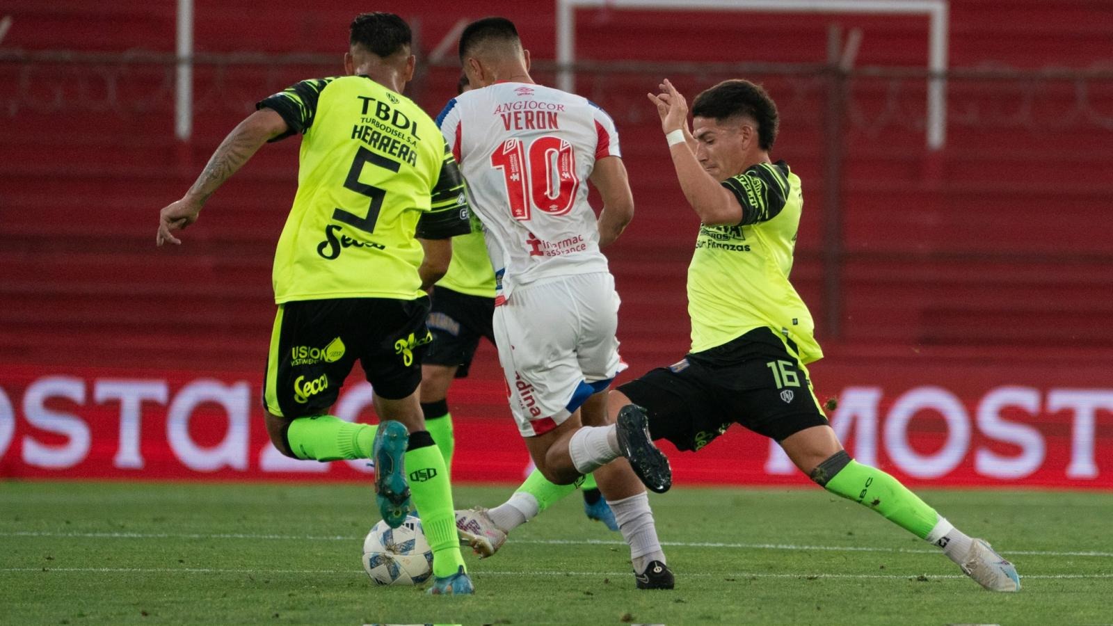 Nhận định soi kèo Argentinos Juniors vs Barracas lúc 07h15 ngày 26/11/2024